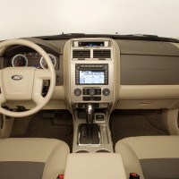 : передняя панель Ford Escape