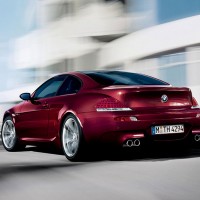 : вид BMW M6 сзади