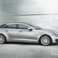 : фото Jaguar XJ сбоку