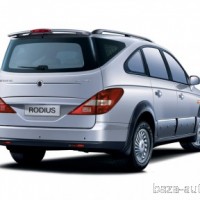 : SsangYong Rodius сзади