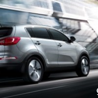 : Kia Sportage сзади, сбоку