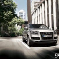 : Audi Q7 спереди