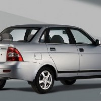 : Lada Priora седан сбоку