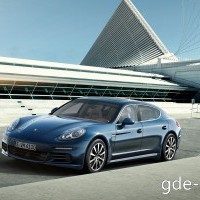 : Porsche Panamera Turbo спереди-сбоку