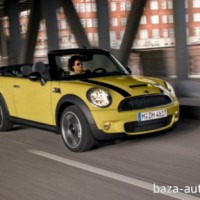 : фото MINI Cooper S cabrio в движении