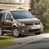 : фото Volkswagen Caddy спереди