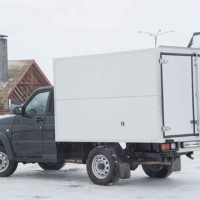 : UAZ Cargo сбоку, сзади