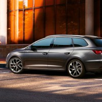 SEAT Leon SТ: сзади слева