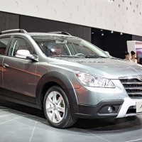 Dongfeng H30 cross: спереди справа