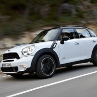 MINI Cooper S ALL4 countryman: слева сбоку