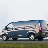 Ford Transit Custom: сзади слева