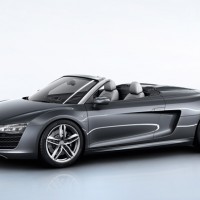 Audi R8 Spyder: слева сбоку