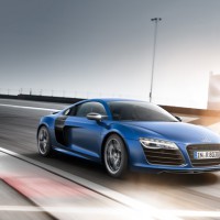 Audi R8 Coupe: справа спереди