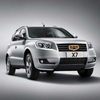 Geely Emgrand X7: спереди