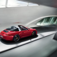 Porsche 911 Tagra 4 GTS: справа сзади