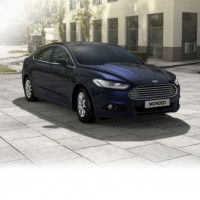 Ford Mondeo V sedan: спереди справа