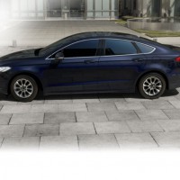 Ford Mondeo V sedan: слева сбоку