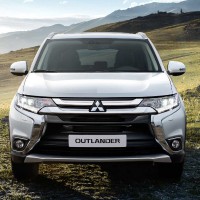 Mitsubishi Outlander: спереди