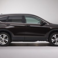 Honda CR-V 2,4: справа сбоку