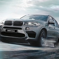 BMW X5 М: спереди слева