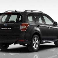 Subaru Forester: справа сзади