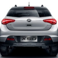 Lifan X50: сзади