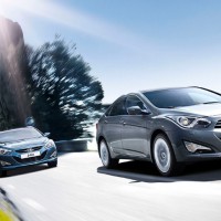 Hyundai i40 sedan: справа спереди